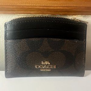 Coach - Shaped Card Case In Signature Canvas